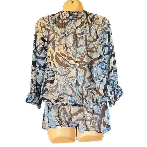 ✨Chico’s Sheer Blue Embellished Elastic Sz 3X Blouse✨ - Picture 4 of 10